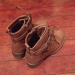 Girl brown size 5 shoe size